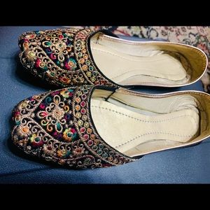 Pakistani/Indian khussa